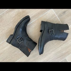 Frye black leather boots size 7